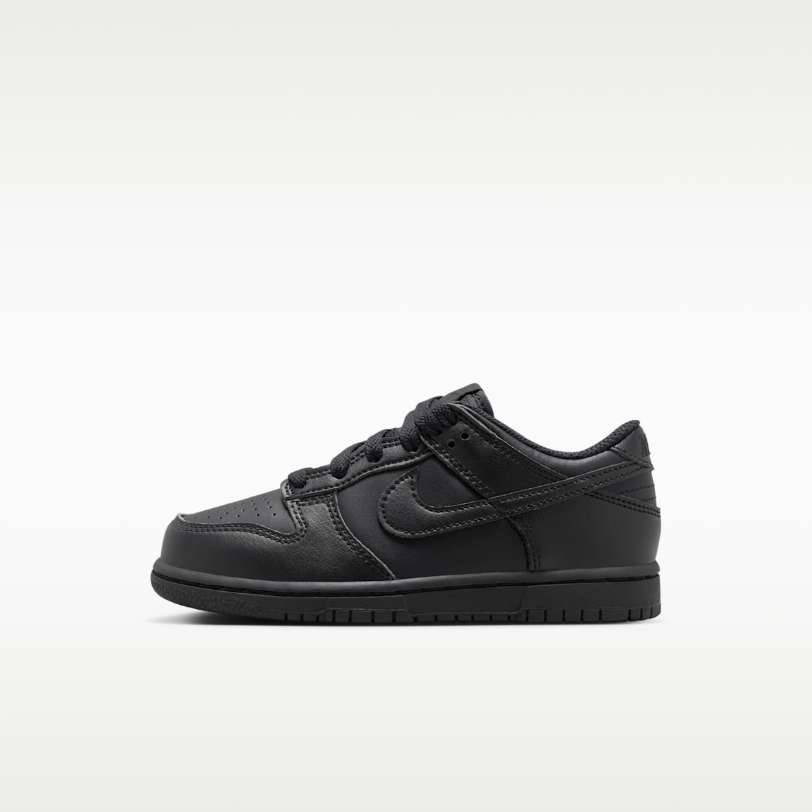 Black Nike Dunk Shoes. Nike.com